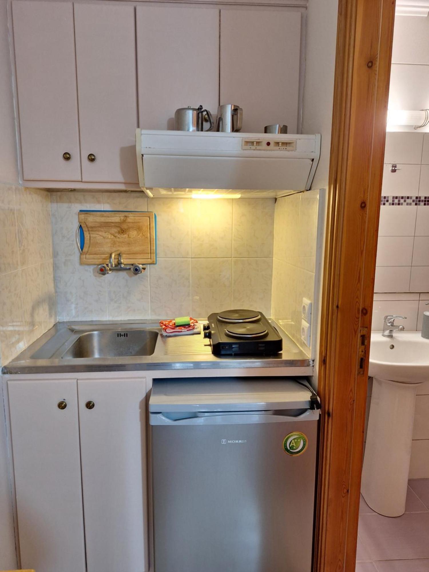 George Studios Васілікі Номер фото
